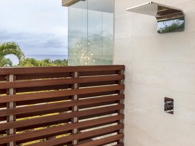 Ualei- Outdoor Shower